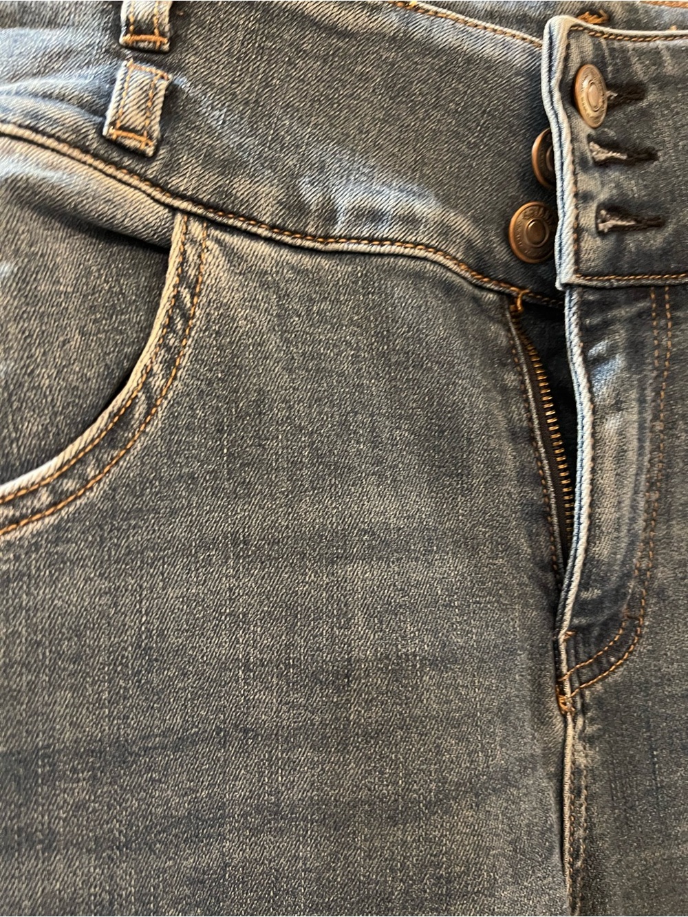 High-Waist Wide-Leg Women's Jeans in Dark Blue - Picture 3 of 15